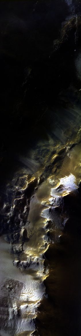 Снимок гребня кратер Королева, полученный камерой CaSSIS на аппарате TGO (c) ESA/Roscosmos/CaSSIS